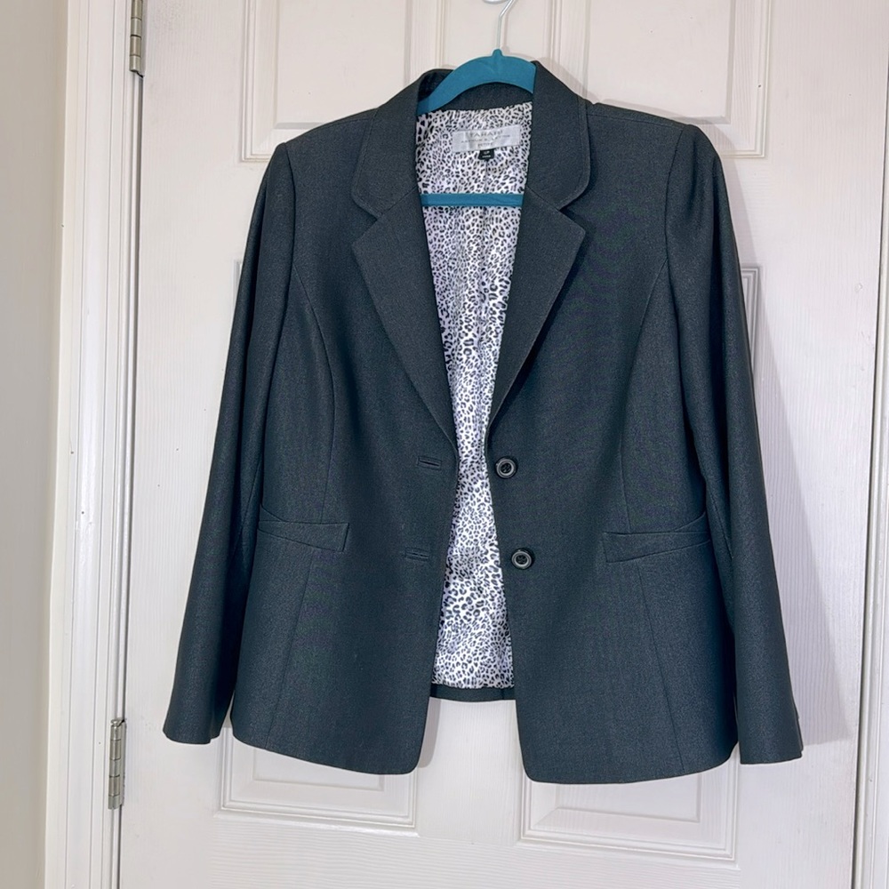 TAHARI Charcoal Gray Blazer With Pockets and Animal Print Lining Size 10p